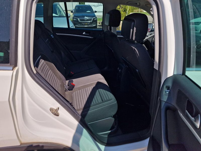 Volkswagen Tiguan 2,0TDI CUP TAŽNÉ  - fotka 10 z 19