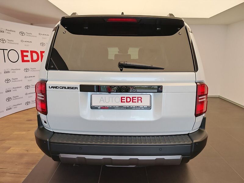 Toyota Land Cruiser 2.8 D-4D 204 k Executive AT - fotka 5 z 43