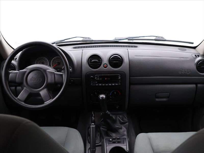 Jeep Cherokee 2,8 CRD 120kW 4x4 Limited Tažn - fotka 18 z 26