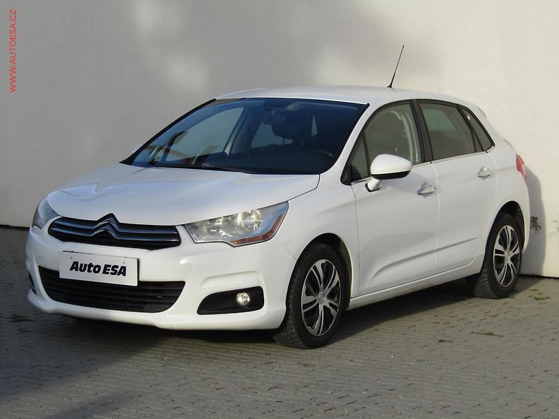 Citroën C4 (2012) 1.6HDi, ČR, AC, STK5/28 - fotka 3 z 15