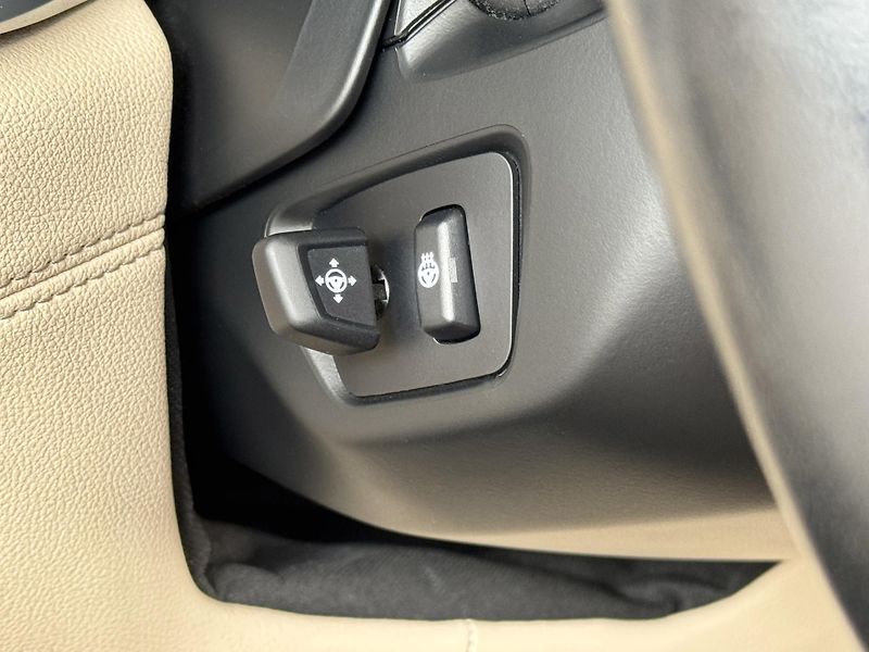 BMW Řada 7 730d xDrive*Laser*Dověry*Masáž - fotka 33 z 46