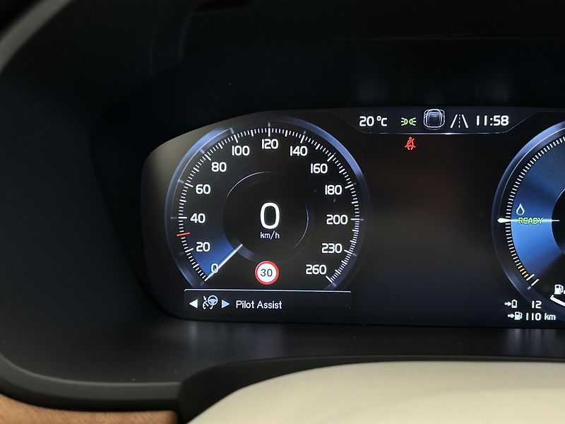 Volvo V90 2.0 Recharge 4x4 Inscription - fotka 19 z 29