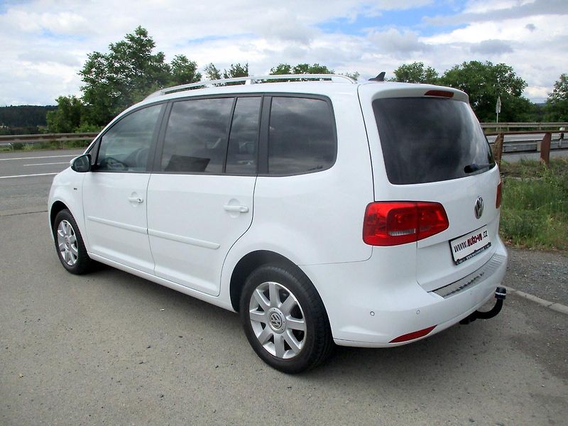 Volkswagen Touran TDI CUP*77KW*TZ*NAVI*VÝHŘEV* - fotka 8 z 50