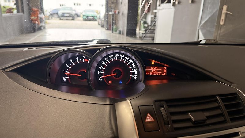 Toyota Verso (2014) 2.0DID,ČR,7 MÍST,2 MAJITEL - fotka 30 z 32