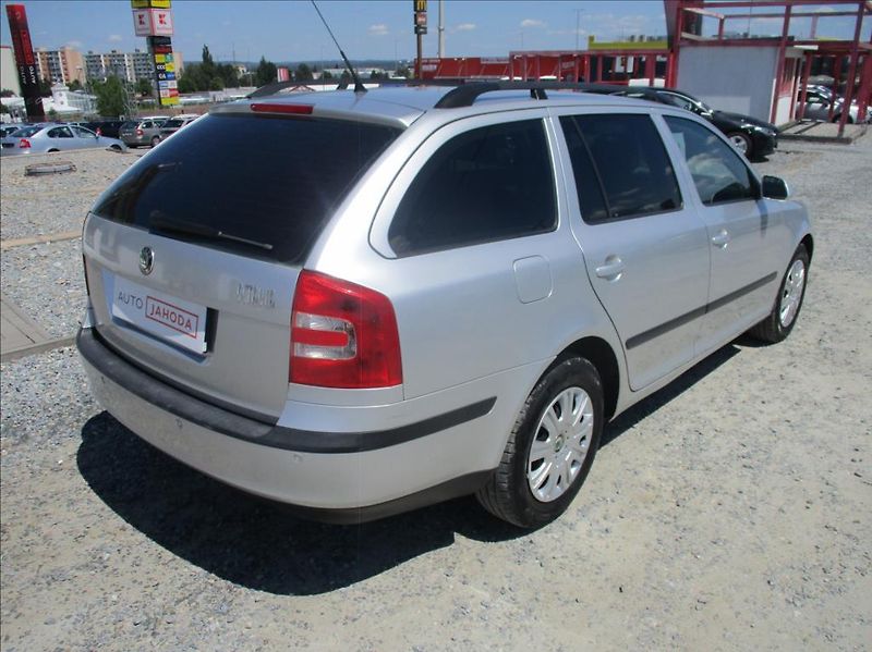 Škoda Octavia 1,9 TDI, klimatizace,serviska, - fotka 5 z 37