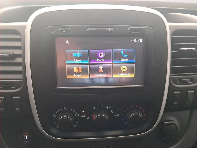 Renault Trafic (2018) 1.6 dCi, Bus, 8Míst, ČR - fotka 12 z 16