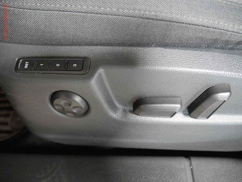 Škoda Superb (2013) 2.0 TDI, ČR, STK6/28 - fotka 22 z 26
