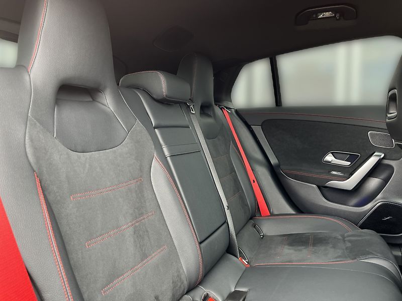 Mercedes-Benz CLA Třída Mercedes-AMG 35 4MATIC S - fotka 17 z 18