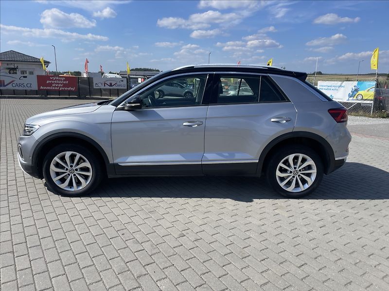 Volkswagen T-Roc 2,0 TDi 110kw DSG Style LED Ra - fotka 33 z 37