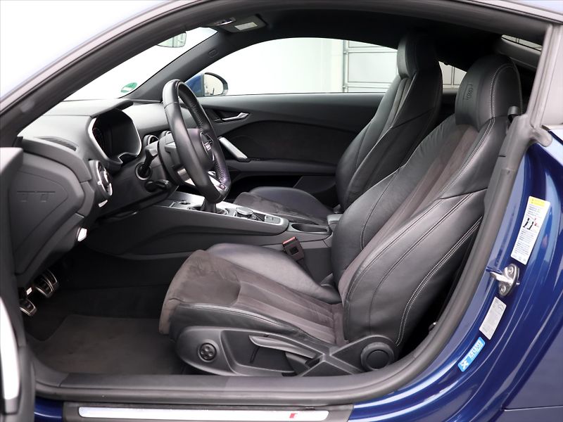 Audi TT 1,8 TFSI 132kW S-line 1.Maj - fotka 11 z 25