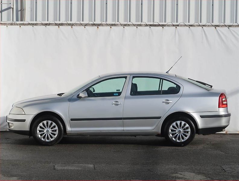 Škoda Octavia (2006) Ambiente 1.9 TDI, Serv.kniha - fotka 3 z 16
