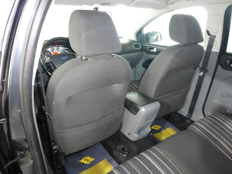 Ford Focus (2010) 1,6TDCI*KLIMA*TAŽNÉ**NAVIGACE - fotka 13 z 22