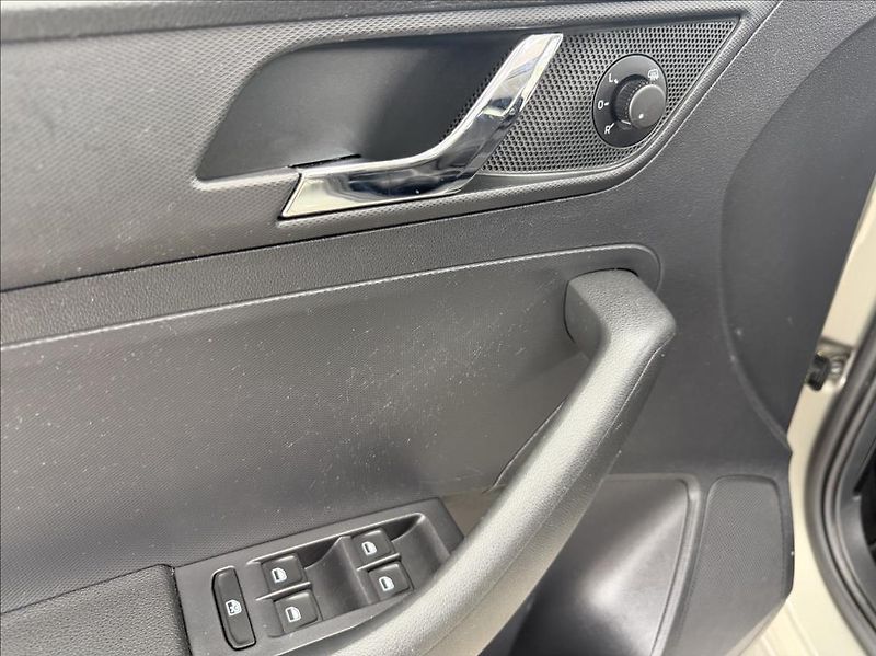 Škoda Rapid 1,2 TSI NAVI,Climatronic - fotka 17 z 28