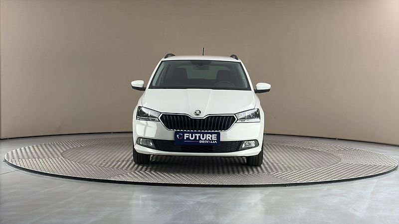 Škoda Fabia 1.0 TSI Ambition Combi - fotka 3 z 24
