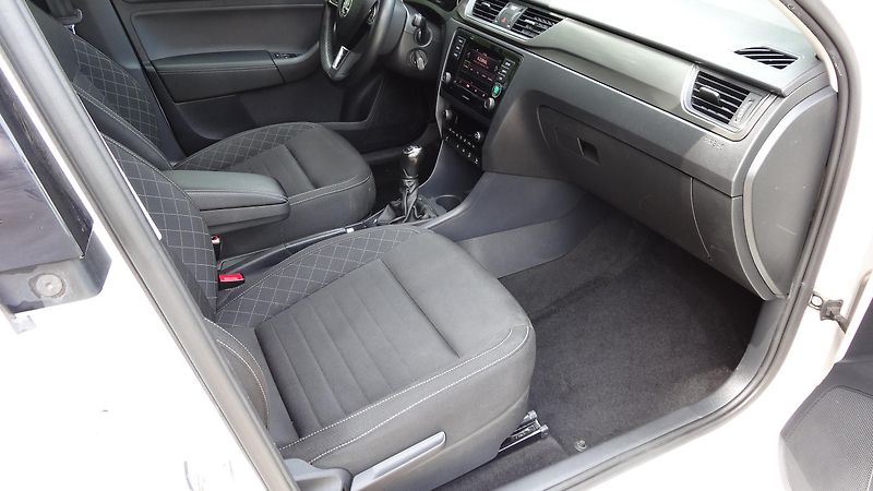 Škoda Rapid 1.0TSi 81kW Style rezervace - fotka 6 z 20
