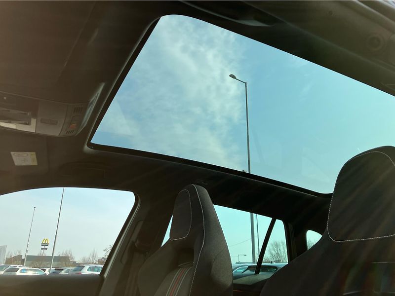 Škoda Scala 1.0TSi 85kW MONTE CARLO DSG - fotka 24 z 30