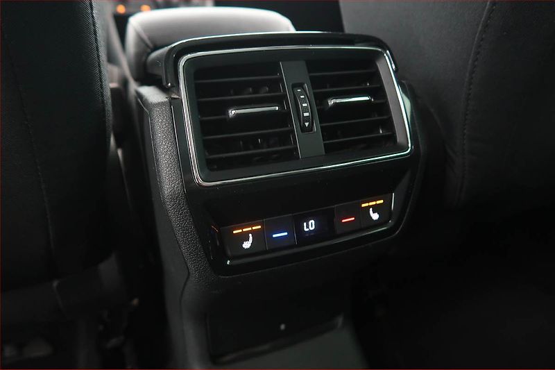 Škoda Karoq (2022) 1.5 TSI - fotka 19 z 20