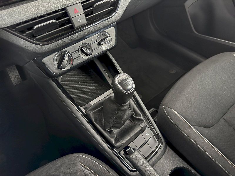 Škoda Kamiq (2024) Selection 1.0 TSI/ 85 kW M6 - fotka 16 z 26