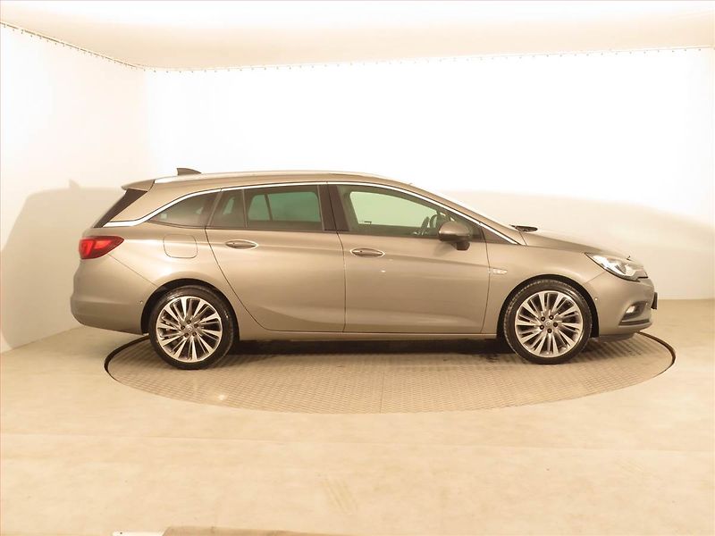 Opel Astra (2016) Innovation 1.6 BiCDTI - fotka 6 z 17