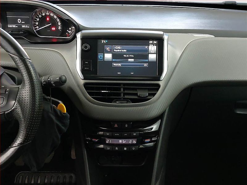 Peugeot 208 (2016) 1.2 PureTech, Navi, Tempomat - fotka 9 z 15