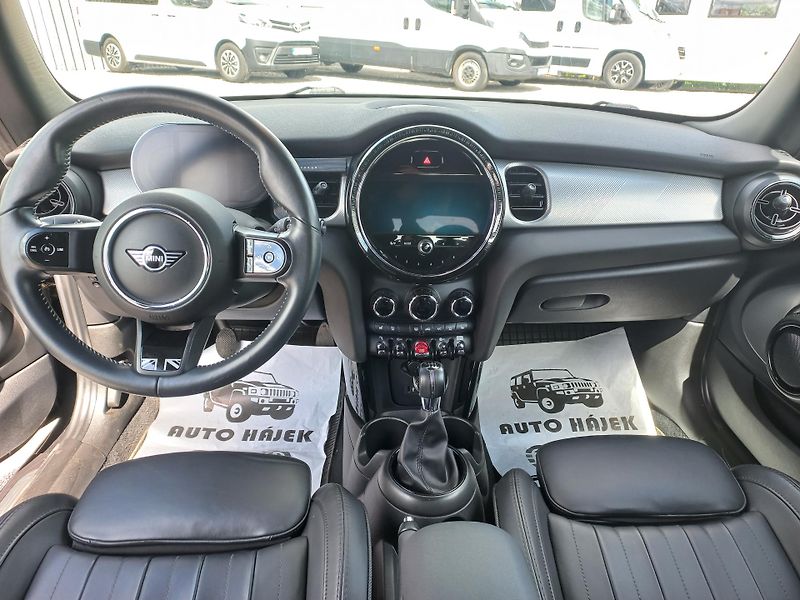 Mini Cooper (2021) 1.5i 100kW  - fotka 9 z 19