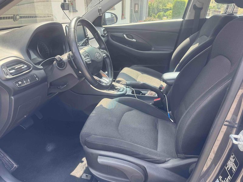 Hyundai i30 (2021) Hyundai i30 1,0 -kombi-automat - fotka 6 z 10