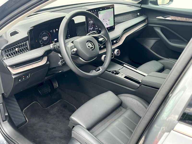 Škoda Superb (2024) kombi L & K 2.0 TDI 110 kW 7°D - fotka 13 z 35