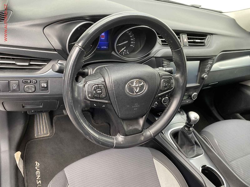 Toyota Avensis (2018) 2.0D-4D, ČR, Výhřev sed. - fotka 12 z 18