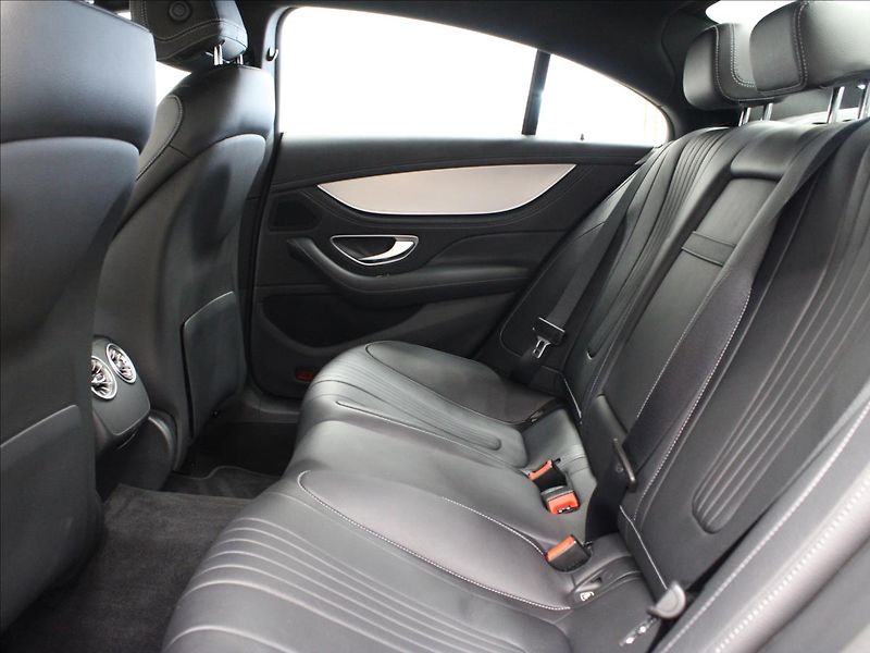 Mercedes-Benz CLS 2,0 D 9G - Tronic AMG line - fotka 11 z 31