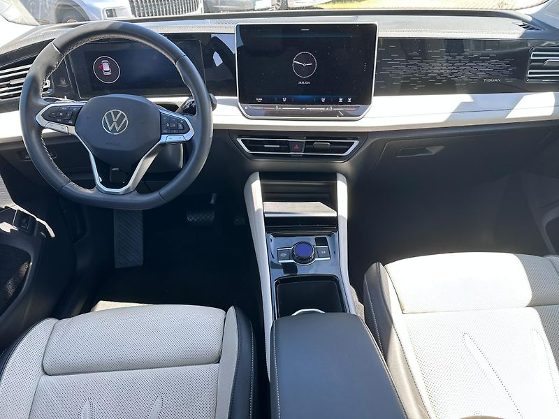 Volkswagen Tiguan 2.0 TDI 4MOTION DSG Elegance - fotka 8 z 16