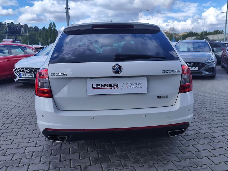 Škoda Octavia 2.0 TDI/135kW RS - fotka 6 z 33
