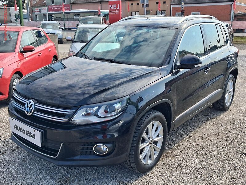 Volkswagen Tiguan (2012) 2.0 TSi 4X4, DSG, výhřev sed. - fotka 3 z 21