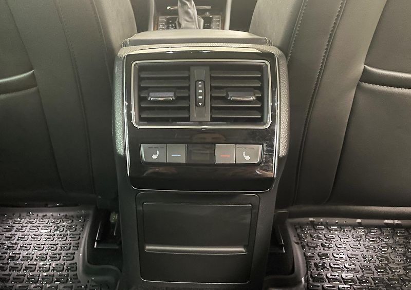 Škoda Superb 2.0 TSI, 200 kW, SCOUT, 4x4,ČR - fotka 17 z 40