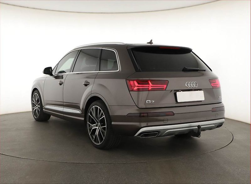 Audi Q7 (2017) S-Line 3.0 TDI - fotka 4 z 20
