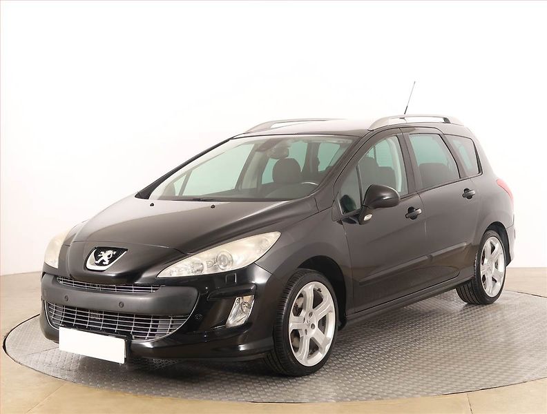 Peugeot 308 (2008) 1.6 THP, 7 míst, po STK - fotka 2 z 17