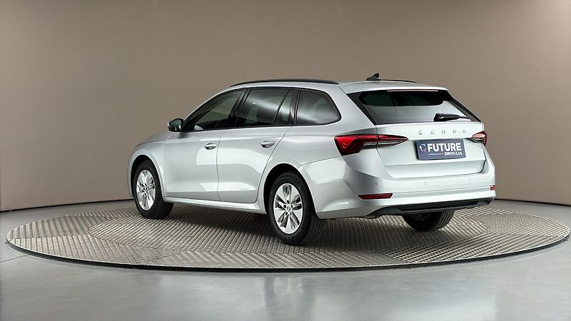 Škoda Octavia 2.0 TDI Ambition Combi - fotka 2 z 24