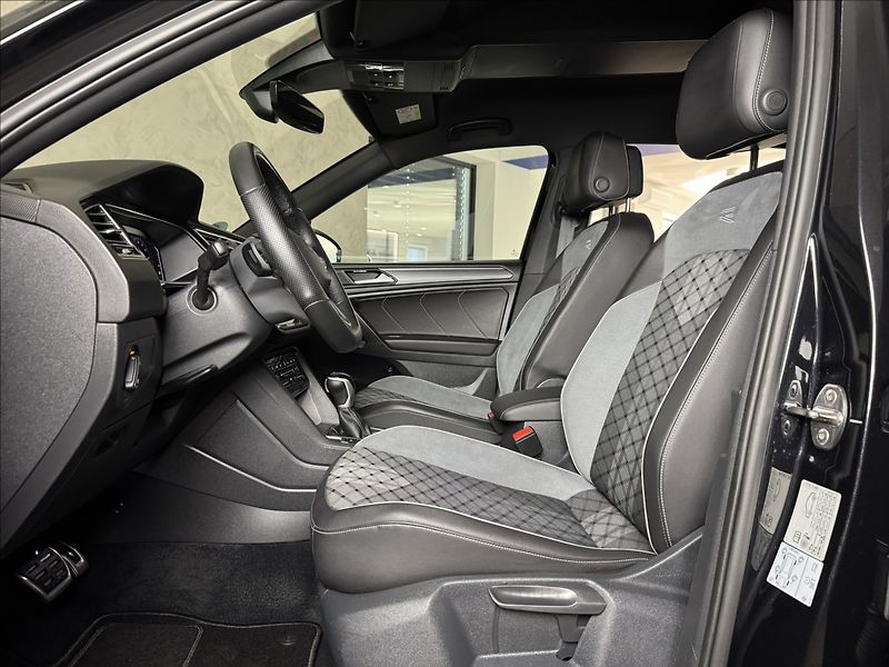 Volkswagen Tiguan Allspace 2,0 TDi  DSG 4x4 R-Line Kessy - fotka 23 z 46
