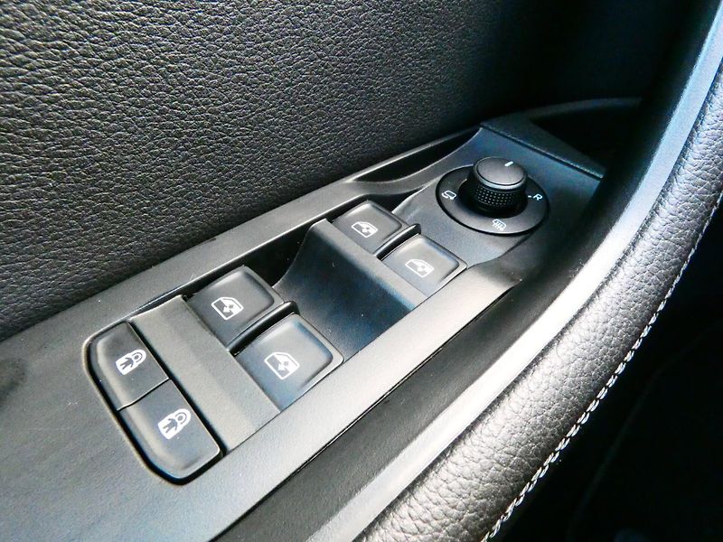 Škoda Superb (2020) Style Plus Extra 2.0 TDI DSG - fotka 25 z 30