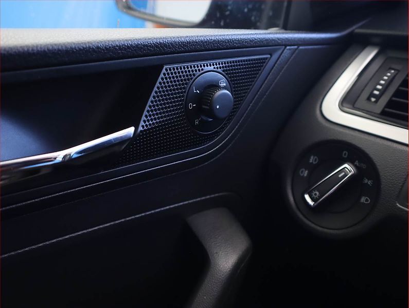Škoda Rapid (2019) 1.0 TSI, Navi, Tempomat - fotka 18 z 19