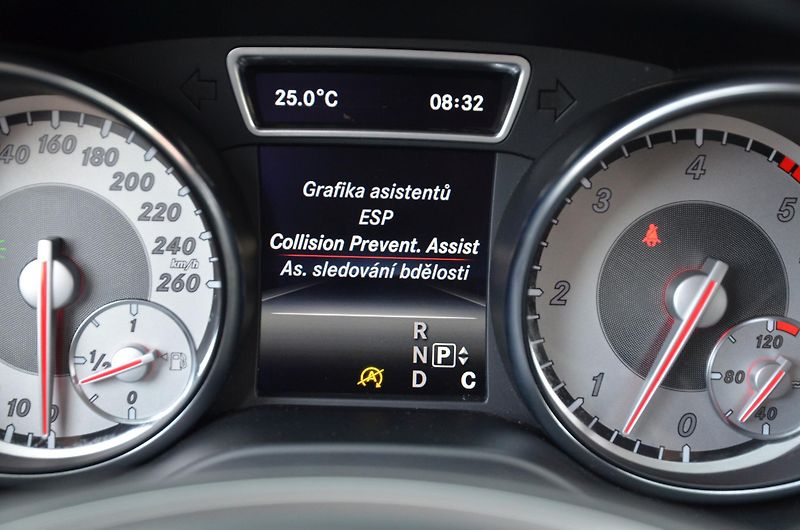 Mercedes-Benz CLA (2017) 220d 130kW AT / Bi-XENON - fotka 31 z 39