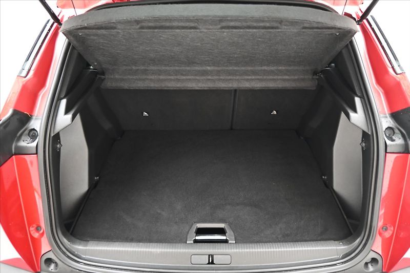 Peugeot 2008 1,2 96kW PureTech EAT8 Záruka - fotka 10 z 30