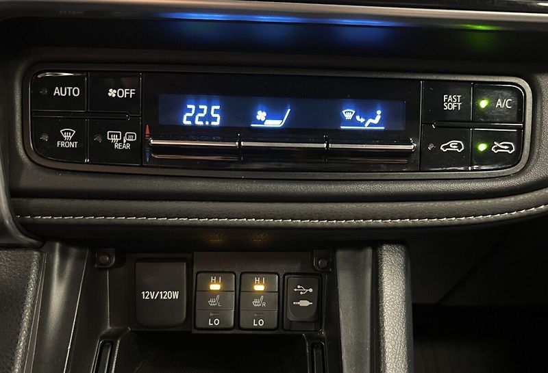 Toyota Auris Valvematic Touring Sports Acti - fotka 7 z 16