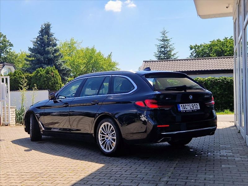 BMW Řada 5 3,0 530d TOURING KOMPLETVÝBAVA - fotka 3 z 39