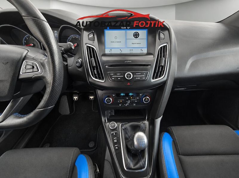 Ford Focus (2017) RS 2.3 EcoBoost 250KW AWD - fotka 14 z 23
