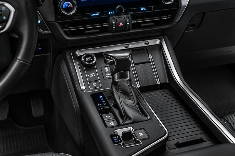Lexus Ostatní Premium+ - fotka 17 z 25