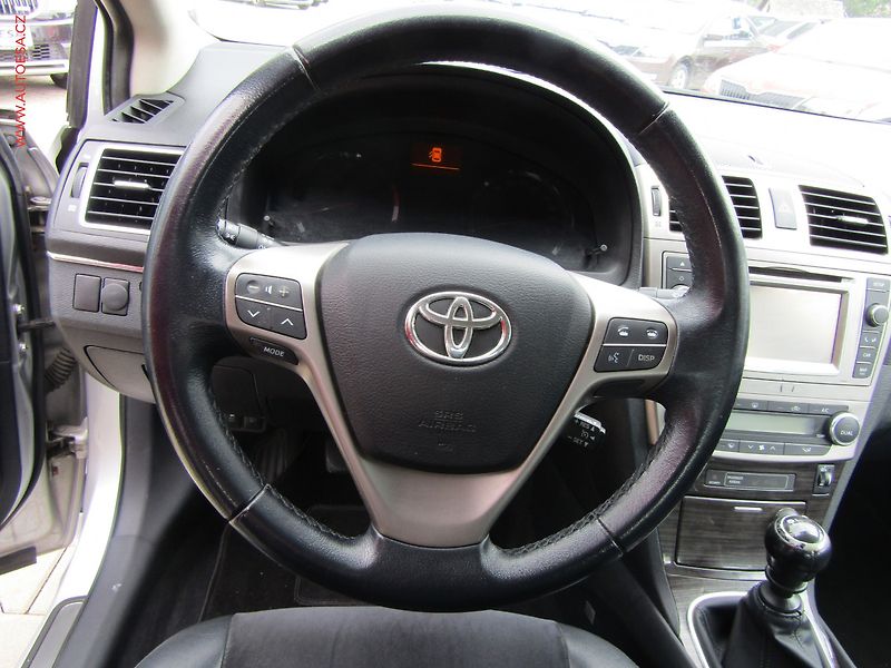 Toyota Avensis (2013) 2.2D, ČR, Navi - fotka 17 z 20