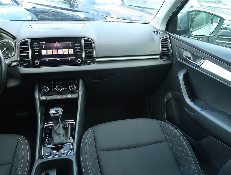 Škoda Karoq (2018) Style 1.6 TDI, Automat, Navi - fotka 8 z 21