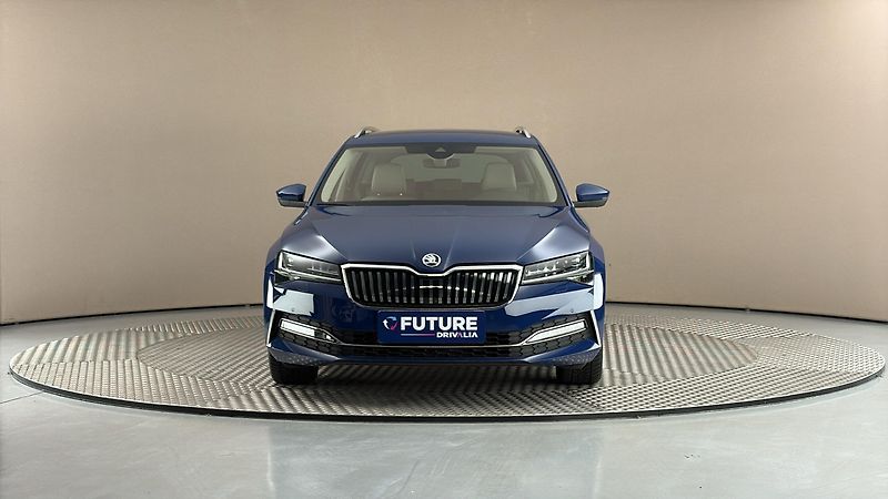 Škoda Superb 1.5 TSI DSG L&K Combi - fotka 3 z 33