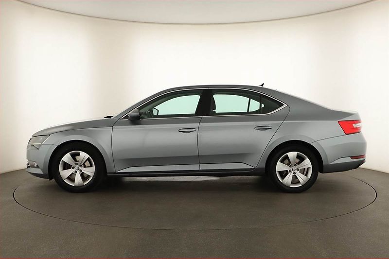 Škoda Superb (2018) 2.0 TDI, Automat, Navi - fotka 3 z 15