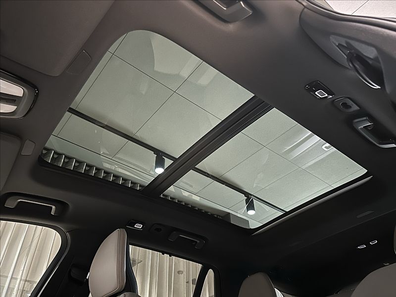 Volvo XC90 (2026) 2,0 T8  Plus Dark - fotka 21 z 37